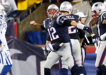 tom-brady-hilariously-roasts-tony-dungy,-colts-on-twitter