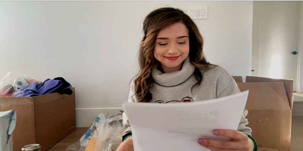 twitch-streamer-pokimane-rejects-'boyfriend-resume'-over-falls-guys-record