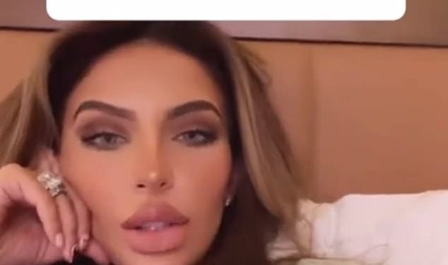 faryal-makhdoom-cuts-a-glam-figure-in-gold-as-she-and-husband-amir-khan-arrive-at-the-soccer-…