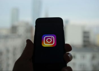 can-instagram-use-your-cell-phone-camera-to-monitor-your-reactions?-this-says-the-policies-of-the-…