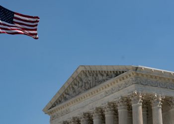 a-cheerleader's-vulgar-message-prompts-a-first-amendment-showdown