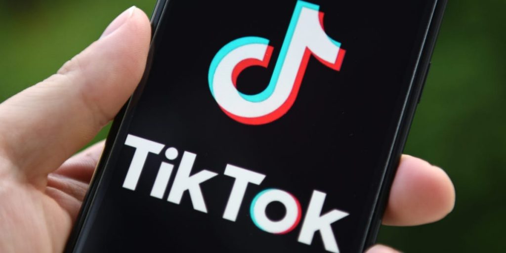 tiktok-videos-that-promote-anorexia-are-misspelling-common-hashtags-to-beat-the-'pro-ana'-ban