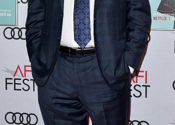 'don't-give-up':-anthony-hopkins-shares-message-of-hope-via-twitter-video-as-he-celebrates-45-…