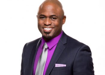 'ratatouille'-tiktok-musical-star-wayne-brady-wins-twitter-raves-for-committing-to-his-singing-rodent