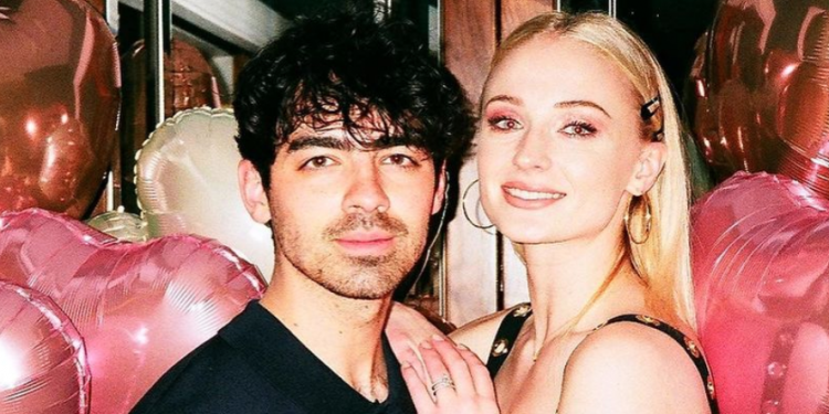 sophie-turner-and-joe-jonas-share-super-cute-unseen-pics-from-2020-on-instagram