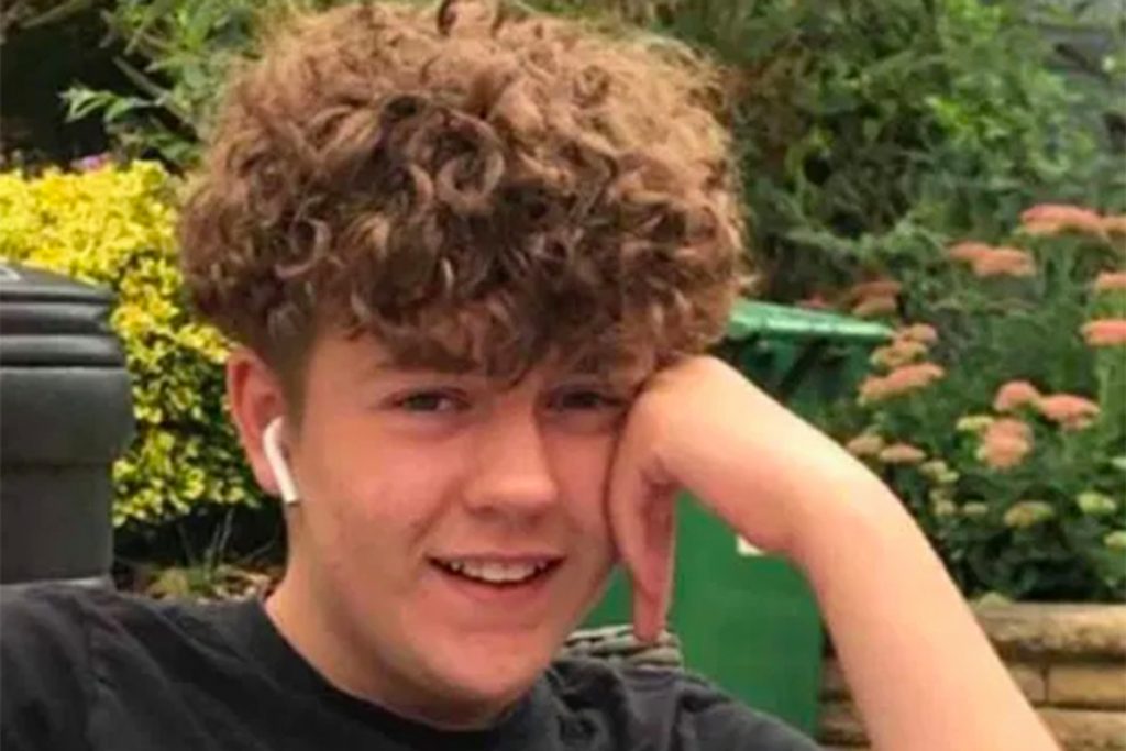 13-year-old-stabbed-to-death-in-park-was-possibly-lured-by-snapchat-messages