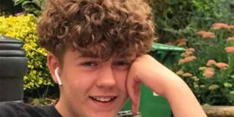 13-year-old-stabbed-to-death-in-park-was-possibly-lured-by-snapchat-messages