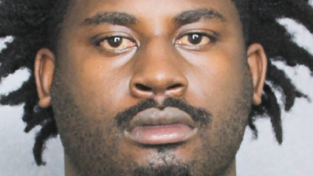 man-arrested-for-choking-ex-girlfriend-after-she-blocked-him-on-instagram,-refused-calls