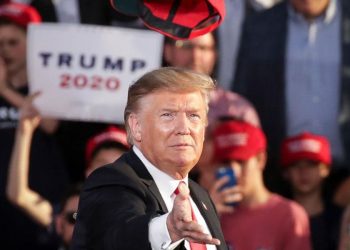 shopify-pulls-trump's-stores-off-its-platform