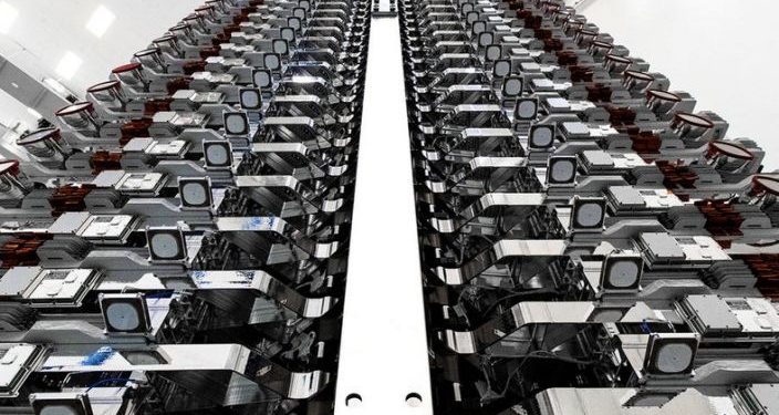 spacex-has-darkened-its-starlink-internet-satellites-with-visors-to-avoid-disrupting-the-night-sky