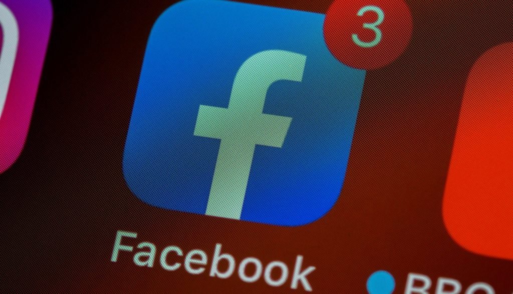 teacher-apologizes-for-facebook-message-sent-to-former-student