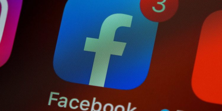 teacher-apologizes-for-facebook-message-sent-to-former-student