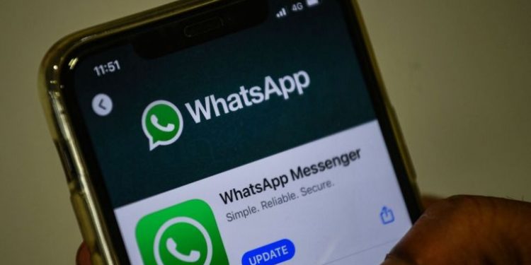 whatsapp-stresses-privacy-as-users-flock-to-rivals