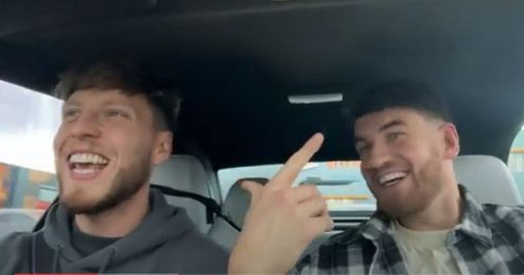 how-two-best-friends-from-bristol-have-become-youtube-hits-by-'spreading-happiness'