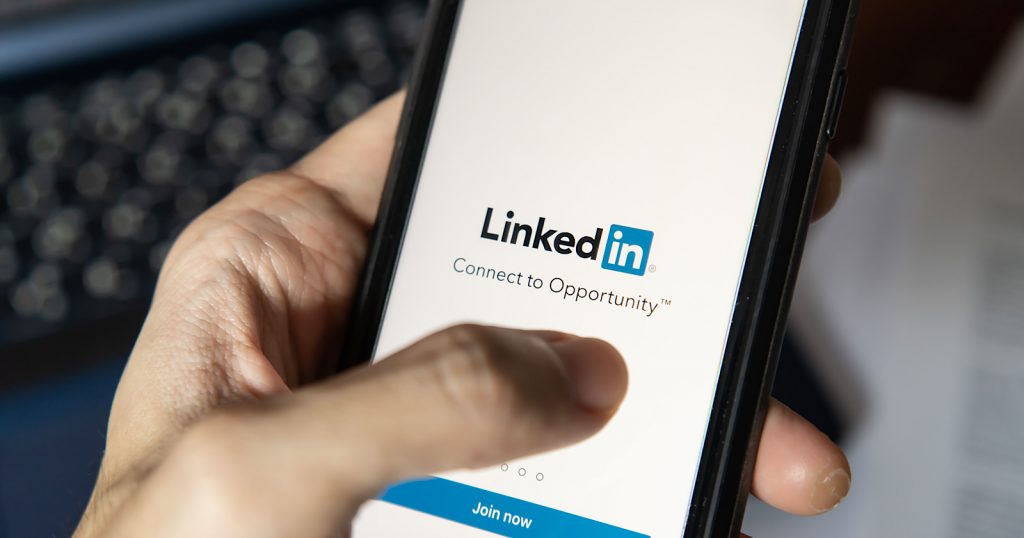 linkedin-users-can-now-control-who-sees-their-posts