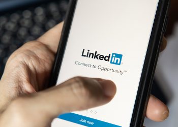 linkedin-users-can-now-control-who-sees-their-posts