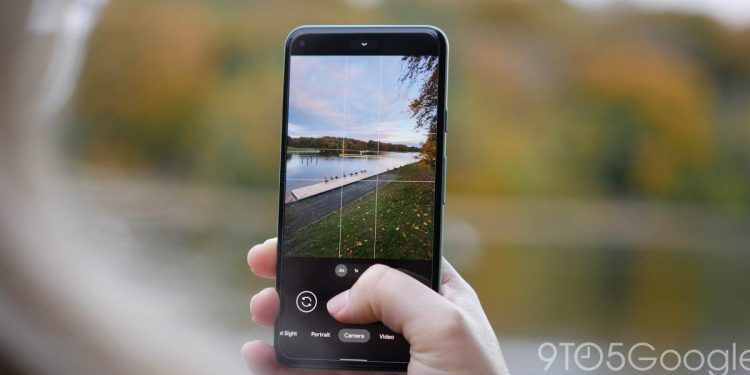 latest-whatsapp-update-drops-support-for-google-camera's-social-share-shortcut