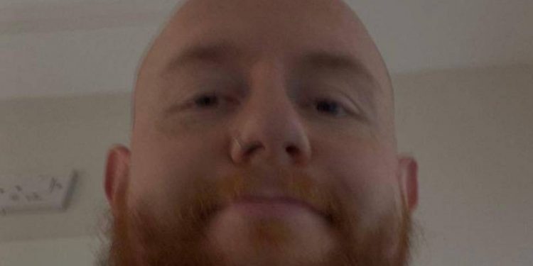 man-gets-added-to-random-work-whatsapp-group-by-accident-and-pranks-employees