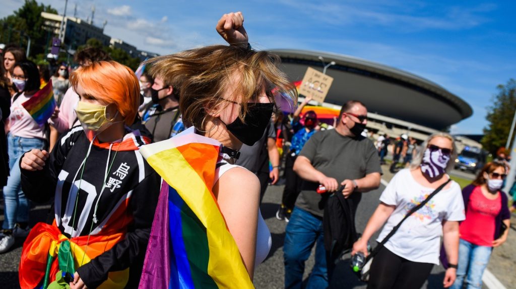 tiktok's-lgbtq+-discourse-is-just-a-re-run-of-tumblr