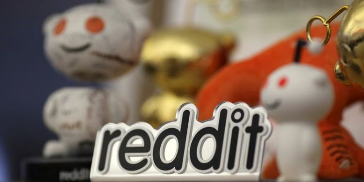 beyond-reddit,-day-traders-turning-social-media-platforms-into-squawk-boxes