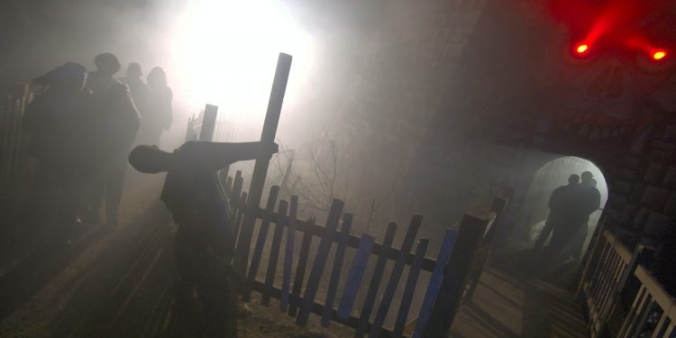 charges:-girl,-15,-sexually-assaulted-by-her-manager-at-trail-of-terror-attraction