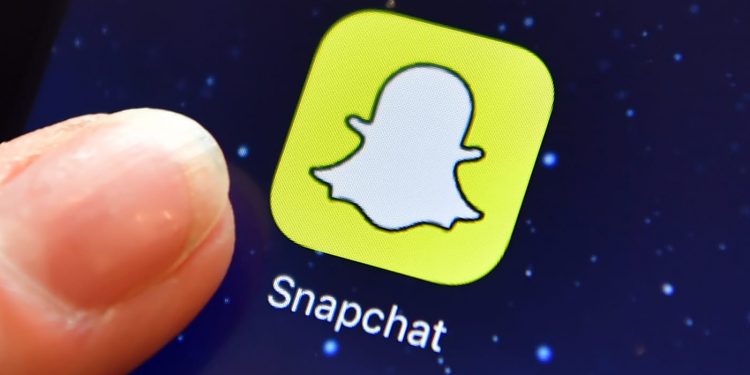 snapchat-introduces-a-new-“safety-snapshot”-to-educate-users-on-data-privacy