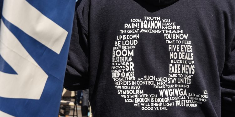 unwelcome-on-facebook,-twitter,-qanon-followers-flock-to-fringe-sites