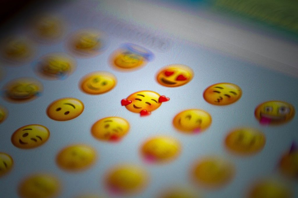 warning:-you-should-never-use-these-8-emojis-on-instagram