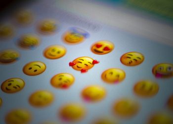 warning:-you-should-never-use-these-8-emojis-on-instagram