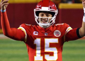 streaming-the-super-bowl?-expect-some-delay-compared-to-twitter-and-cable-tv