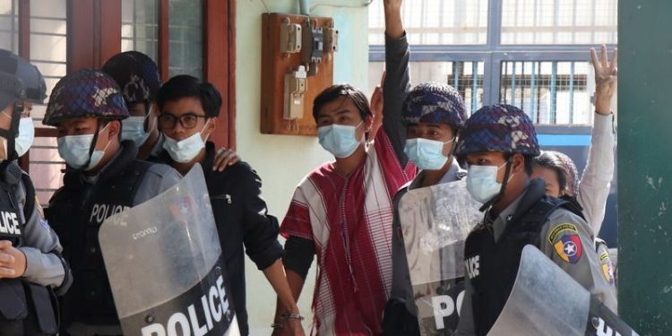 after-facebook-ban,-thousands-in-myanmar-take-to-twitter-to-plead-#respectourvotes