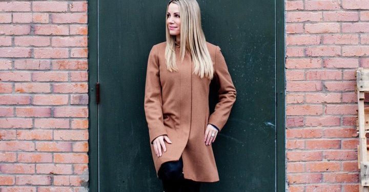 victoria-business-owner-stands-up-to-instagram-hacker-demanding-nude-photos