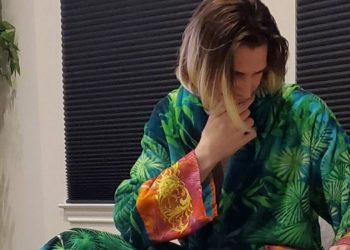 twitch-streamer-xqc-mocks-people-for-holding-on-to-gamestop-stock