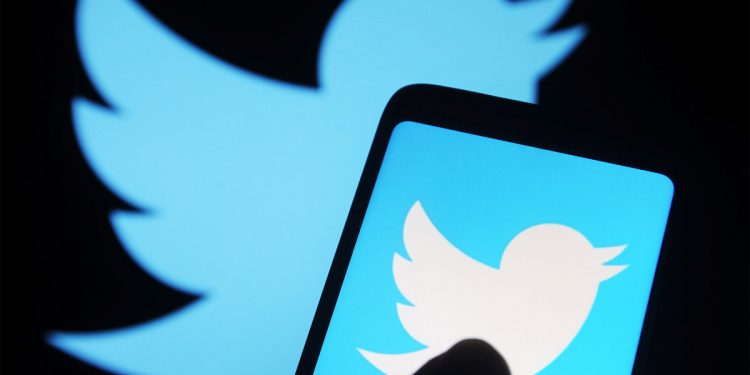 twitter-may-charge-for-tweetdeck,-offer-'tipping'-service