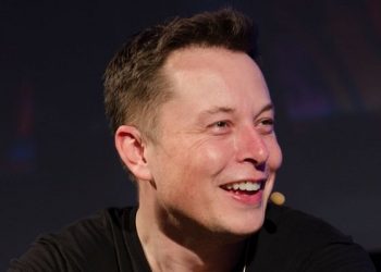 i'm-an-alien,-says-elon-musk-in-response-to-a-twitter-question-from-cred's-kunal-shah