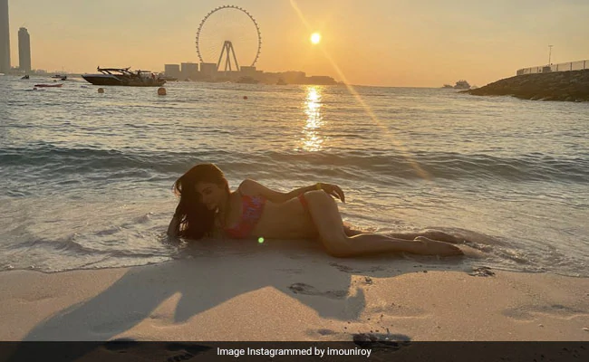 mouni-roy's-beach-pics-are-burning-up-instagram