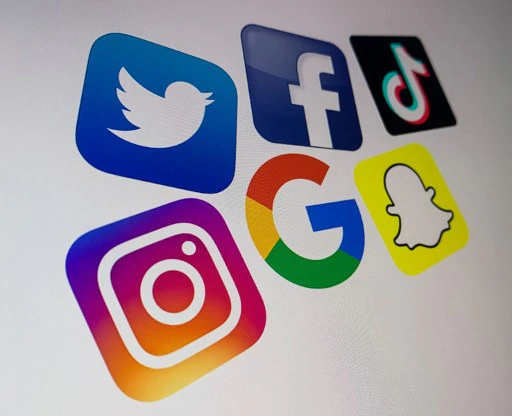 how-snapchat-is-getting-photobombed-in-india-by-its-rivals