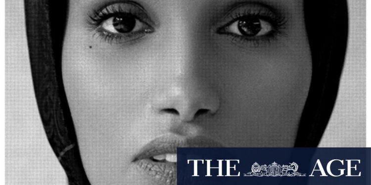 selfies-flood-fed-square-in-a-festival-for-the-instagram-age