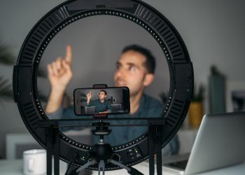 how-to-attract-clients-with-trustworthy-youtube-videos