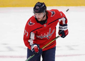 capitals-twitter-goes-nuts-over-tj-oshie's-incredible-goal-against-penguins
