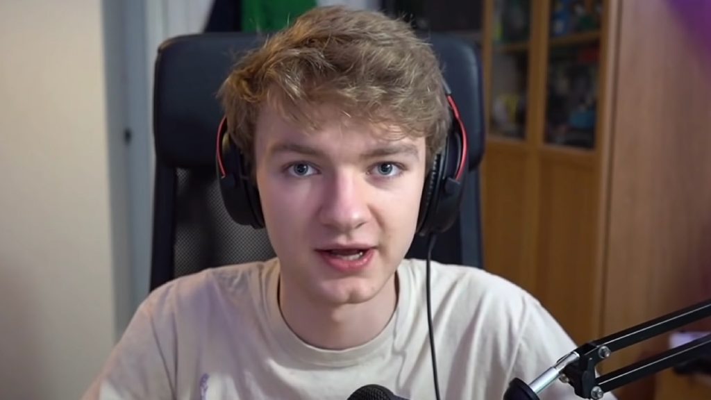 tommyinnit-reveals-minecraft-hater-roasted-him-after-being-recognized-in-person