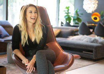 what-happens-when-influencers-like-shay-rowbottom-start-to-dominate-clubhouse