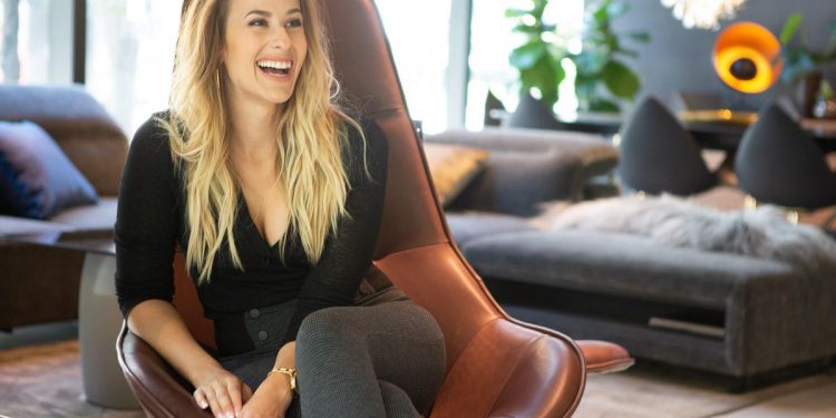 what-happens-when-influencers-like-shay-rowbottom-start-to-dominate-clubhouse