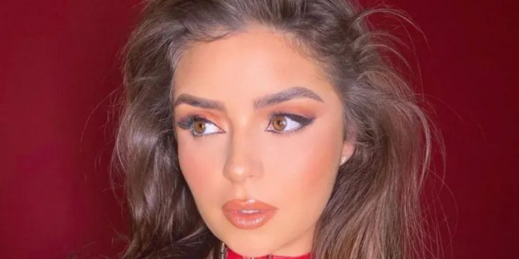 demi-rose-flaunts-jaw-dropping-booty-on-instagram