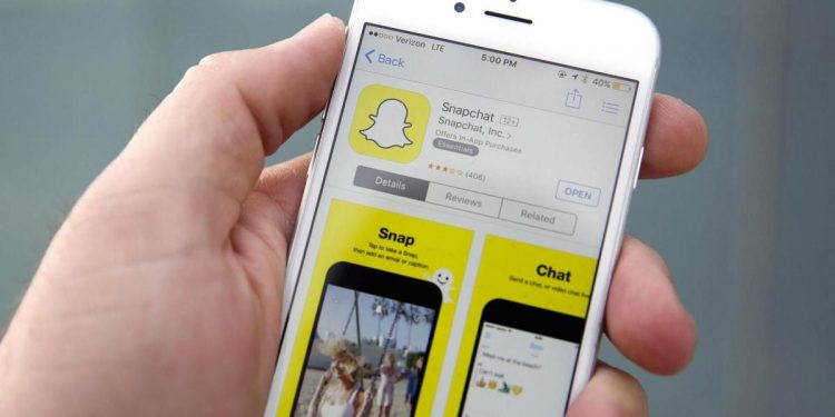 no,-you-can't-kick-someone-out-of-your-snapchat-group-—-but-you-can-try-these-two-solutions