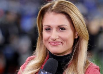 nfl-reporter-sparks-fierce-twitter-debate-after-posting-unpaid-internship