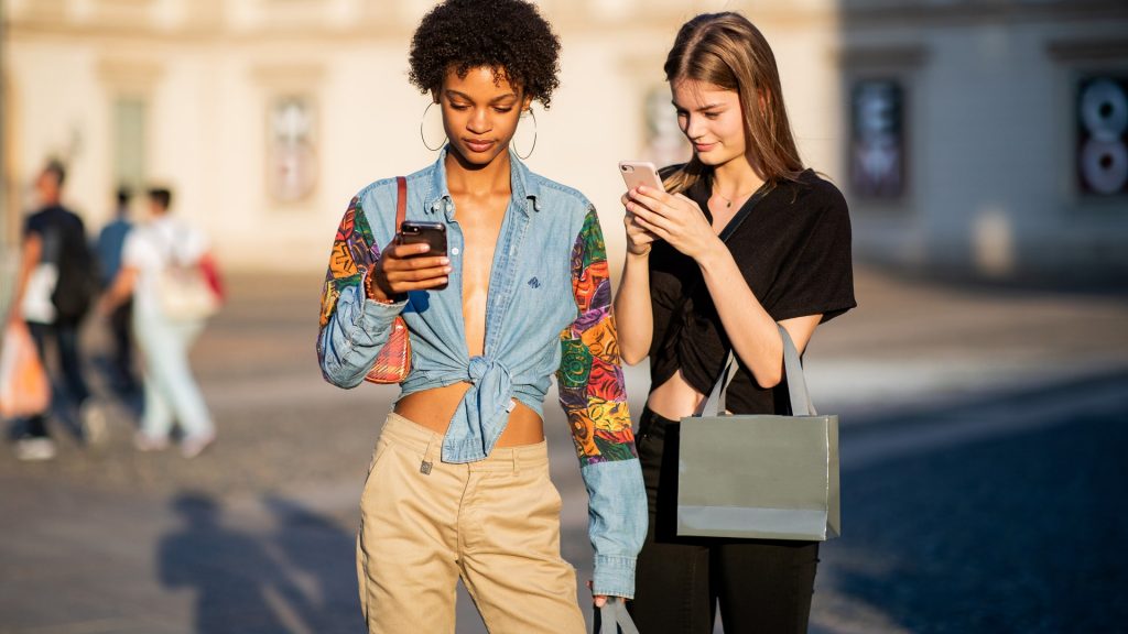 10-people-to-follow-on-clubhouse-right-now,-according-to-vogue