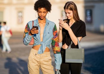 10-people-to-follow-on-clubhouse-right-now,-according-to-vogue