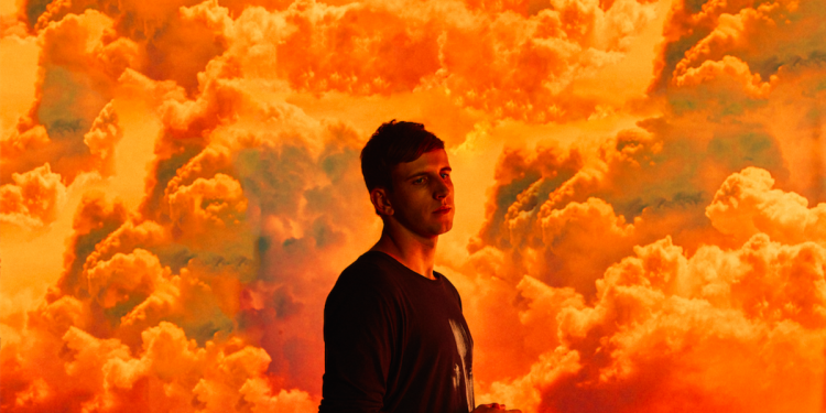 illenium-drove-to-the-homes-of-random-fans-to-give-them-a-usb-with-an-unreleased-song