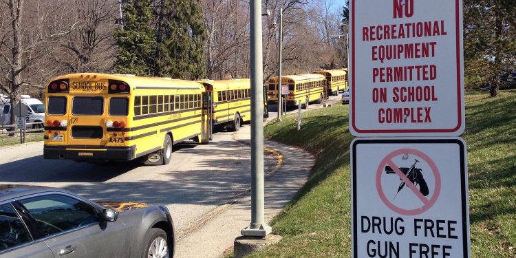 married-teacher-sentenced-to-6-years-in-prison-for-grooming-15-year-old-student-into-sexual-…